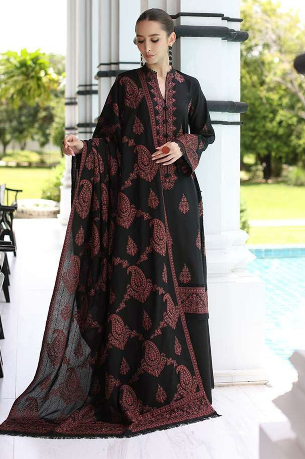 BAREEZE Dhanak Embroidered Luxury