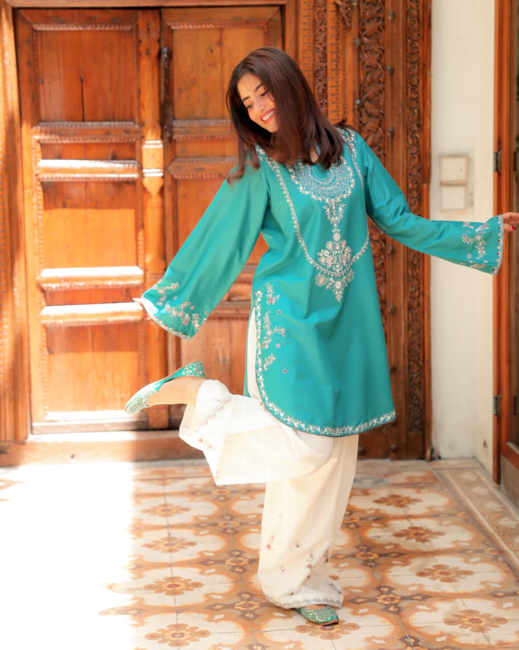 Elegant Turquoise Embroidered 2-Piece Suit